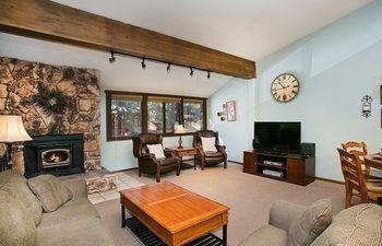 Mammoth Village By 101 Great Escapes Hotel