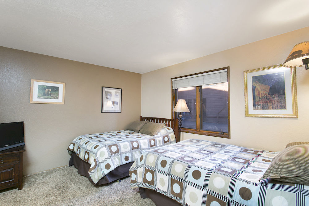 Hotel Mammoth Village By 101 Great Escapes