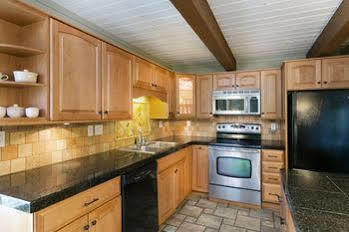 Mammoth Village By 101 Great Escapes Mammoth Lakes