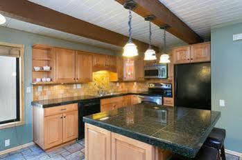 Hotel Mammoth Village By 101 Great Escapes Mammoth Lakes