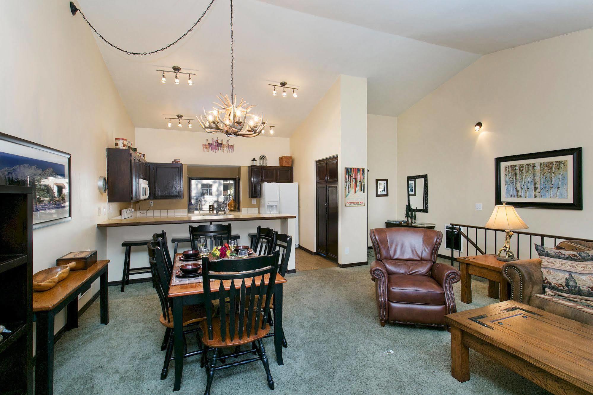 Mammoth Village By 101 Great Escapes Hotel Mammoth Lakes