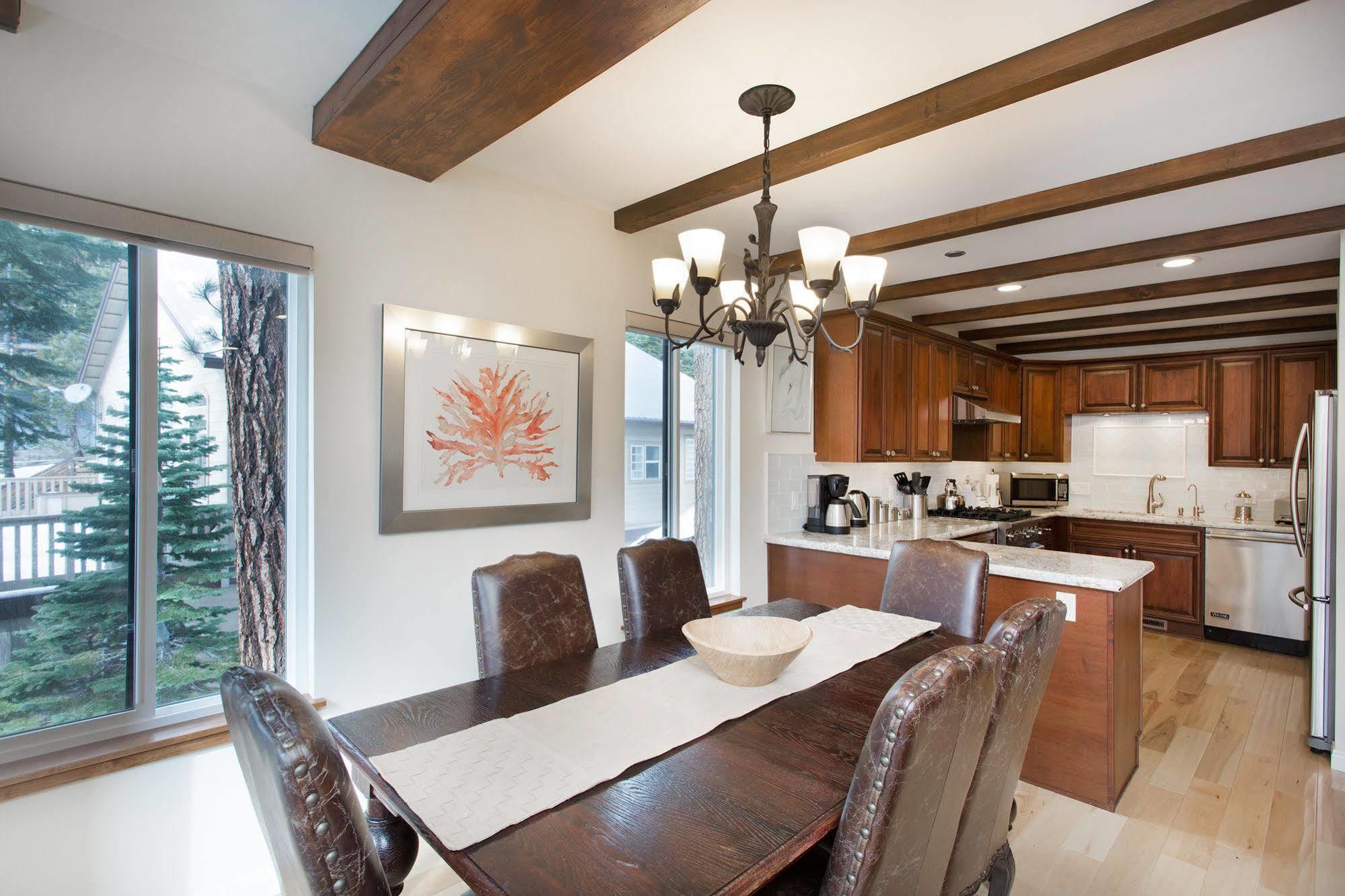 Mammoth Village By 101 Great Escapes Mammoth Lakes
