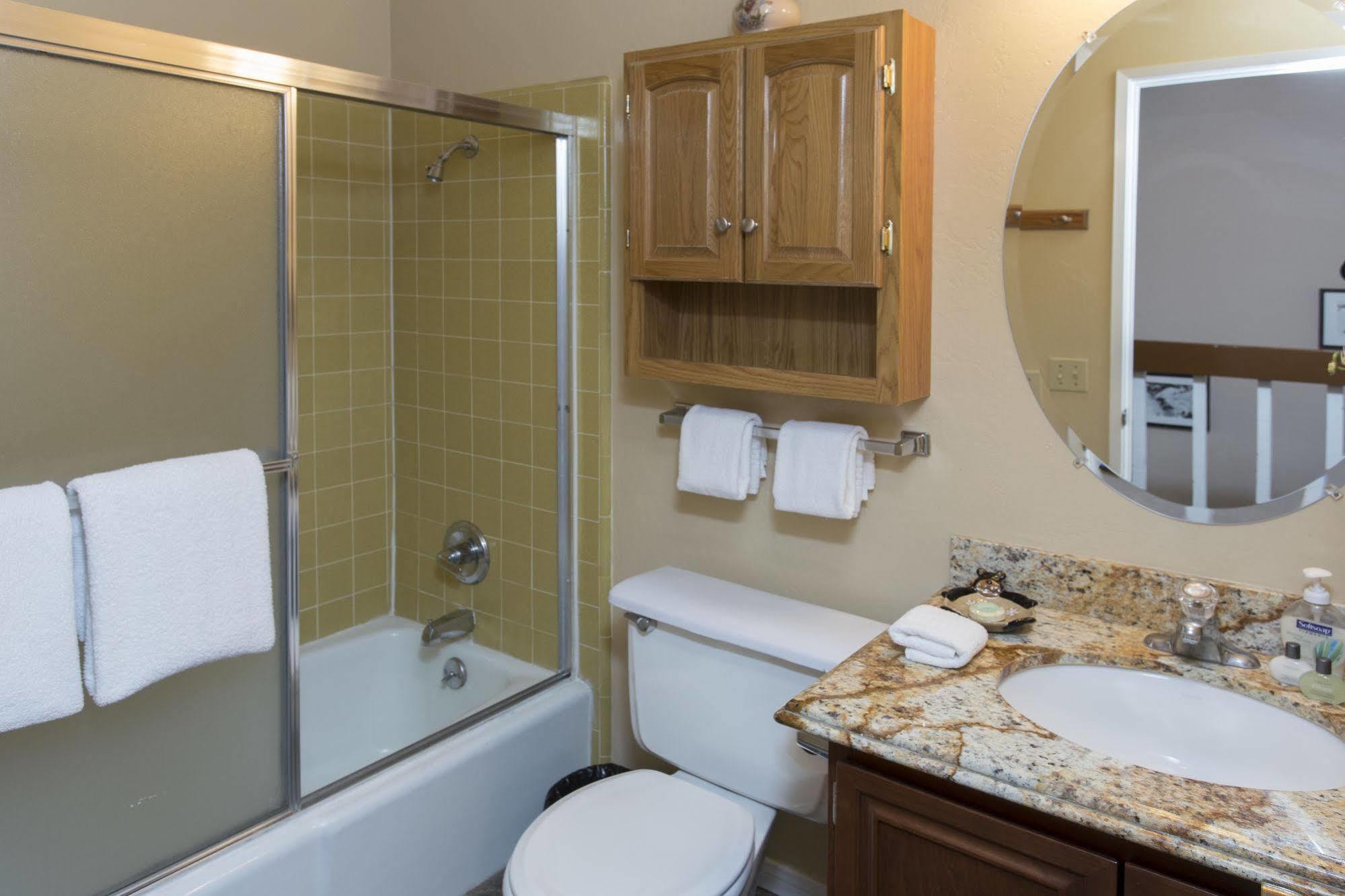 Hotel Mammoth Village By 101 Great Escapes Mammoth Lakes